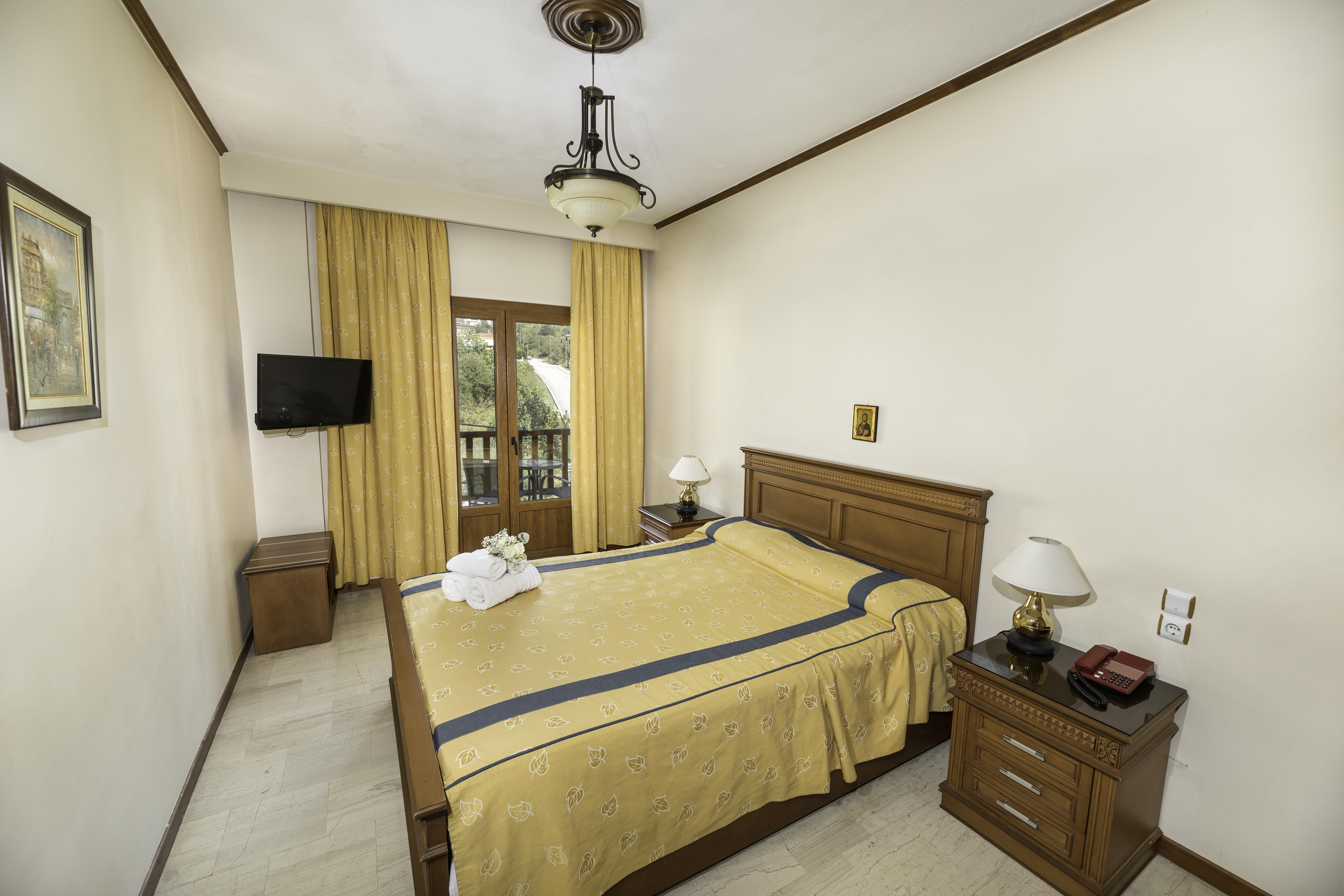 Hotel Famissi 3*